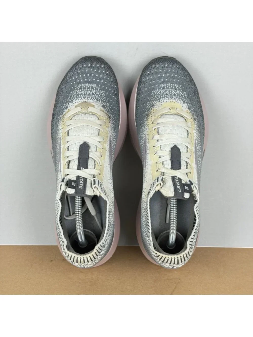 Brooks Levitate 2 Athletic Running Shoes Womens 8 Gray Lilac Breathable Low Top - Picture 9 of 10
